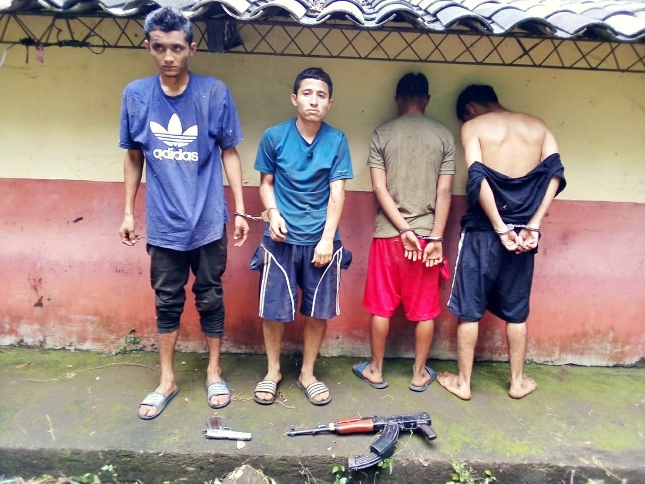 PNC incauta fusil AK47 durante captura a terroristas en Usulután pnc-incauta-fusil-ak47-durante-captura-a-terroristas-en-usulutan